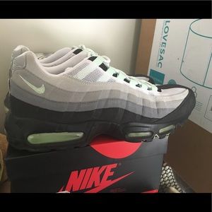Nike Air Max 95 men's size 11